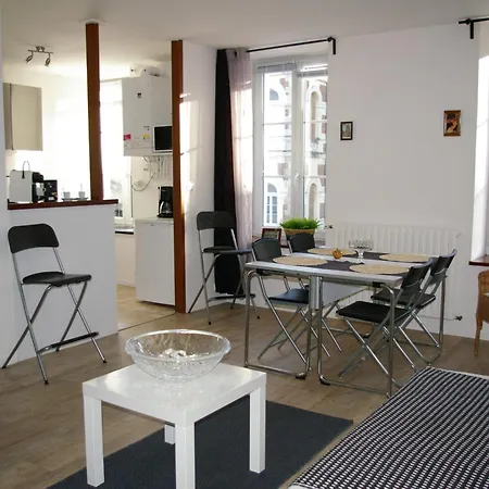 Titanic Centre Port * Cherbourg-en-Cotentin