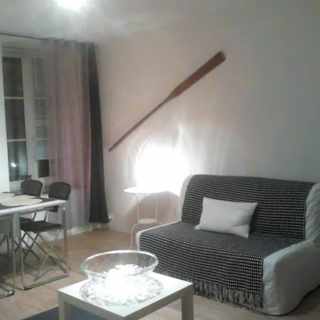 Titanic Centre Port דירה