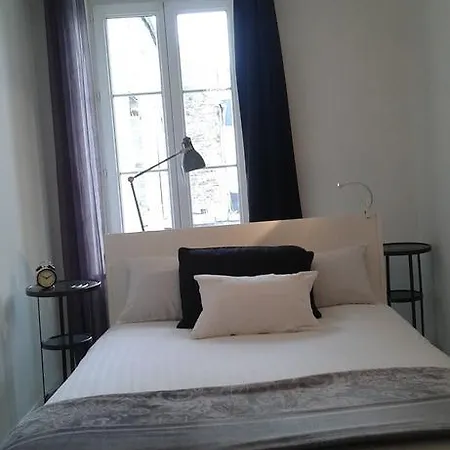 Titanic Centre Port דירה