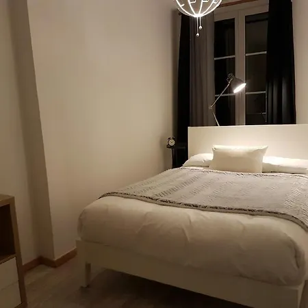 Titanic Centre Port *