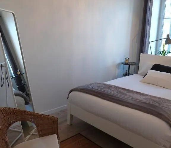 Titanic Centre Port Apartment *